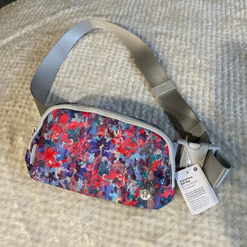 NWT Lululemon belt bag